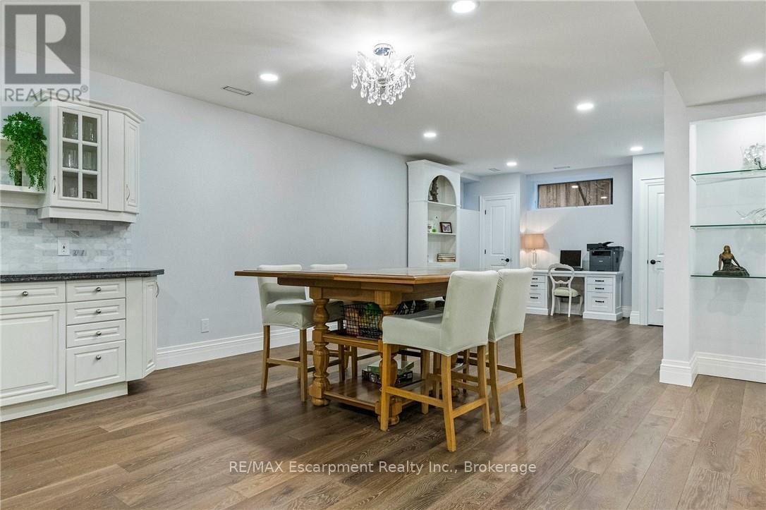 2073 Deramore Drive, Oakville (Fd Ford), ON - Indoor Photo Showing Dining Room
