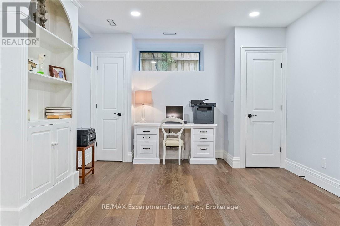 2073 Deramore Drive, Oakville (Fd Ford), ON - Indoor