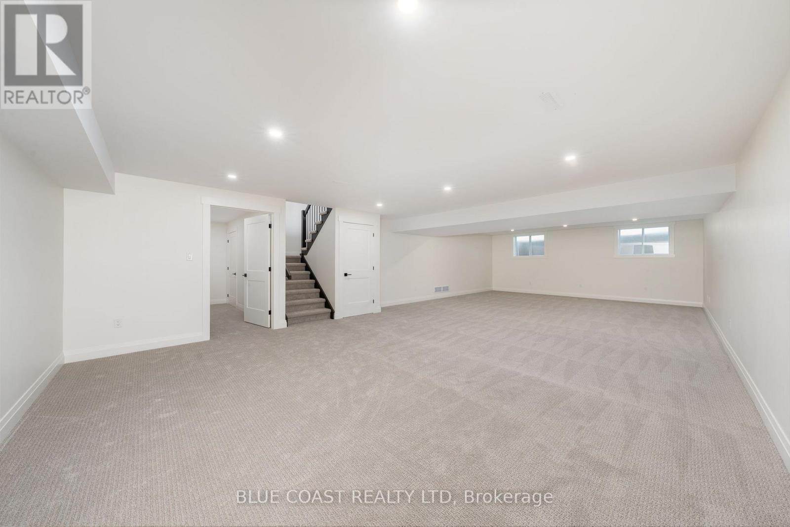 6755 Griffin Drive, Plympton-Wyoming (Plympton Wyoming), ON - Indoor Photo Showing Other Room