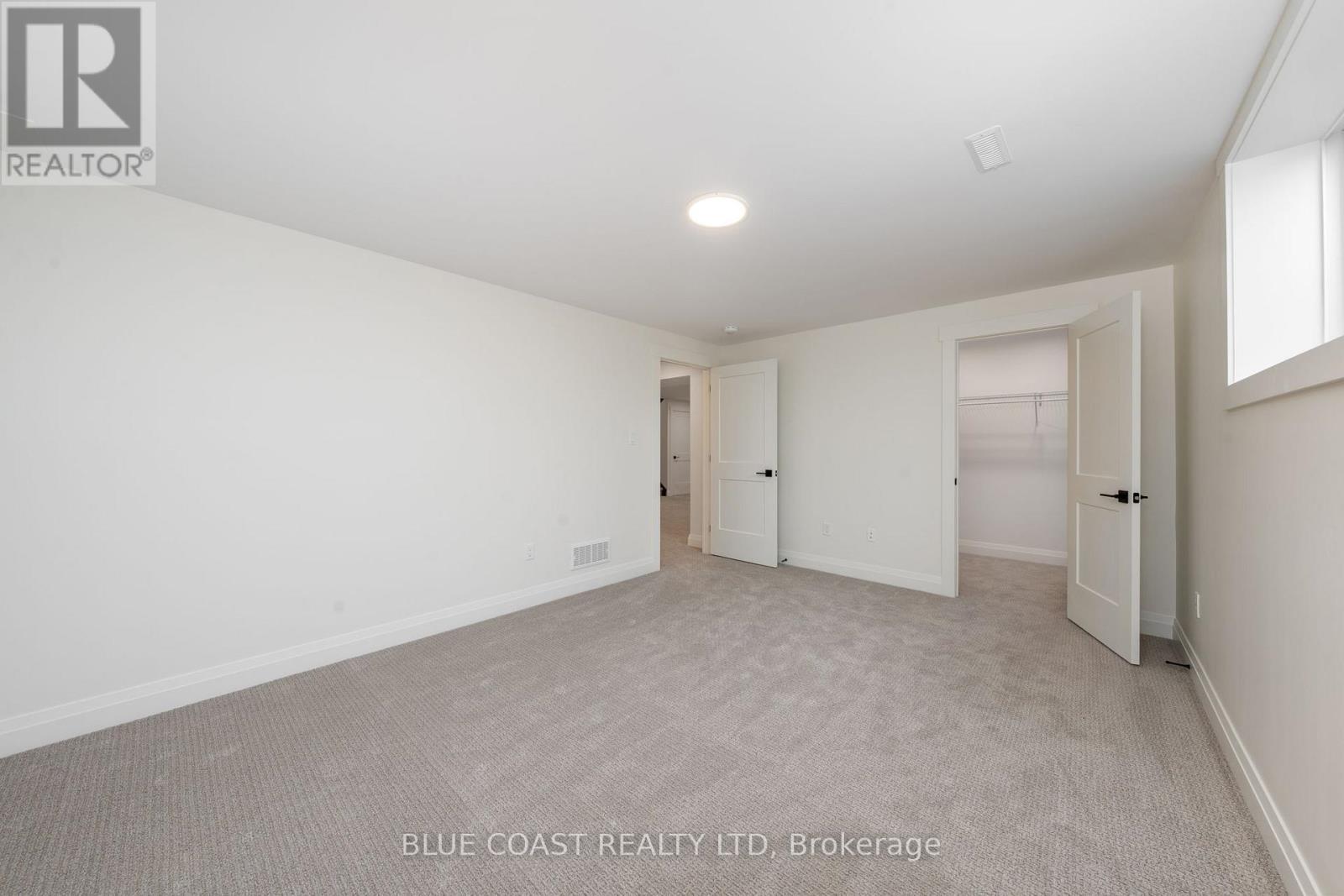 6755 Griffin Drive, Plympton-Wyoming (Plympton Wyoming), ON - Indoor Photo Showing Other Room