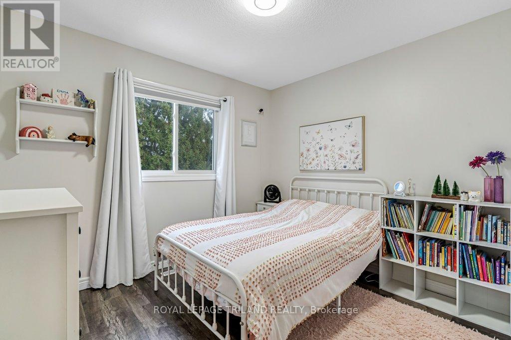 14 Penhale Avenue N, St. Thomas, ON - Indoor Photo Showing Bedroom