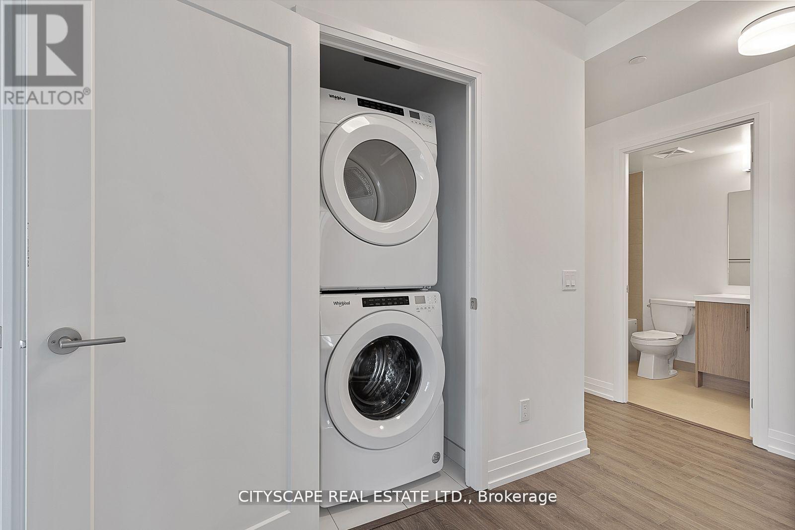 2407 - 286 Main Street, Toronto, ON - Indoor Photo Showing Laundry Room