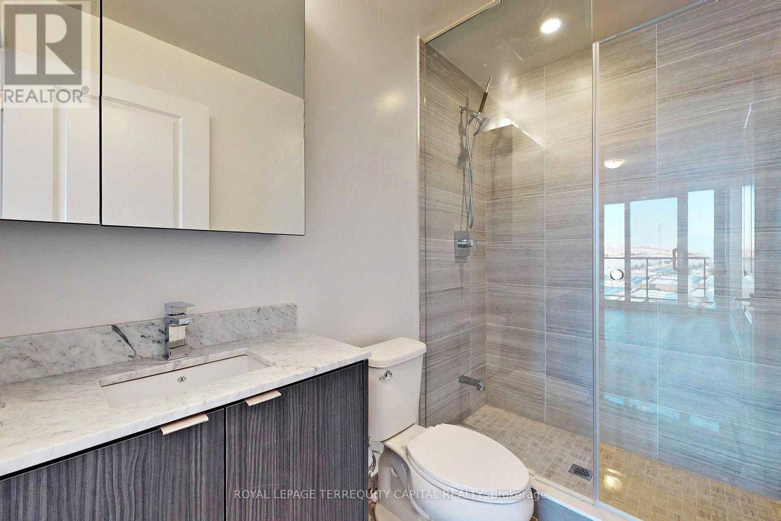 1004 - 100 Eagle Rock Way, Vaughan, ON - Indoor Photo Showing Bathroom