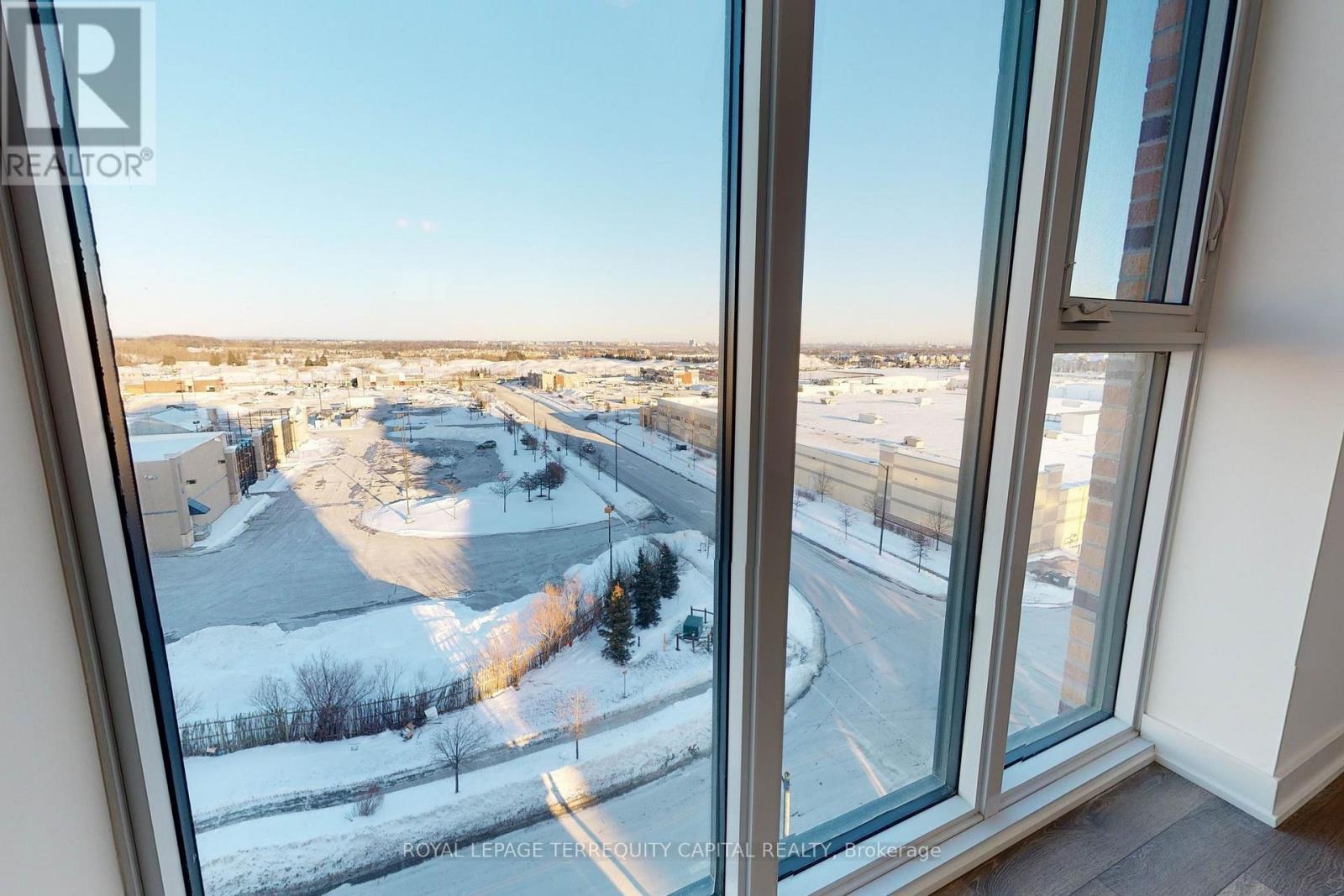 1004 - 100 Eagle Rock Way, Vaughan, ON - Indoor Photo Showing Other Room