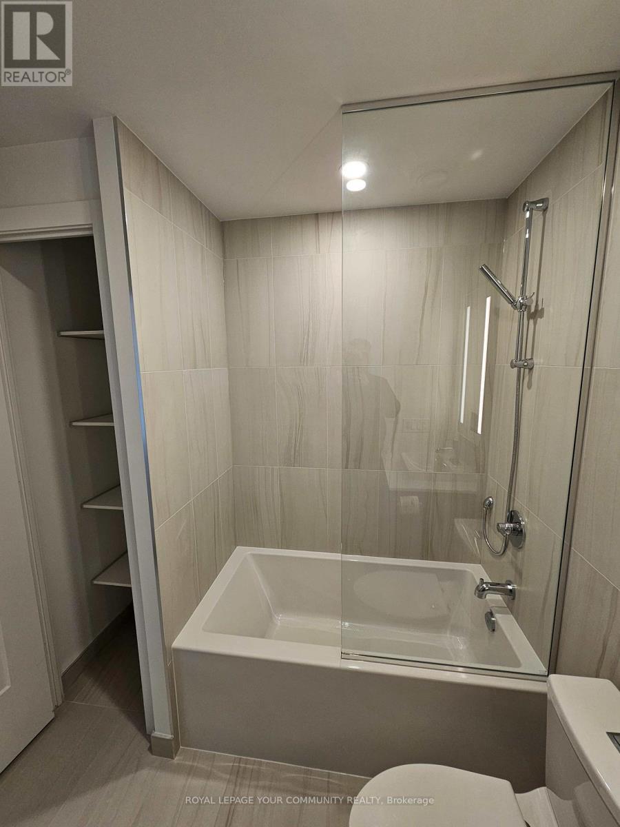 2305 - 10 Inn On The Park Drive, Toronto, ON - Indoor Photo Showing Bathroom