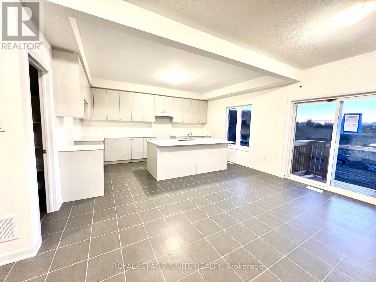 104 Windermere Boulevard, Loyalist, ON - Indoor Photo Showing Kitchen