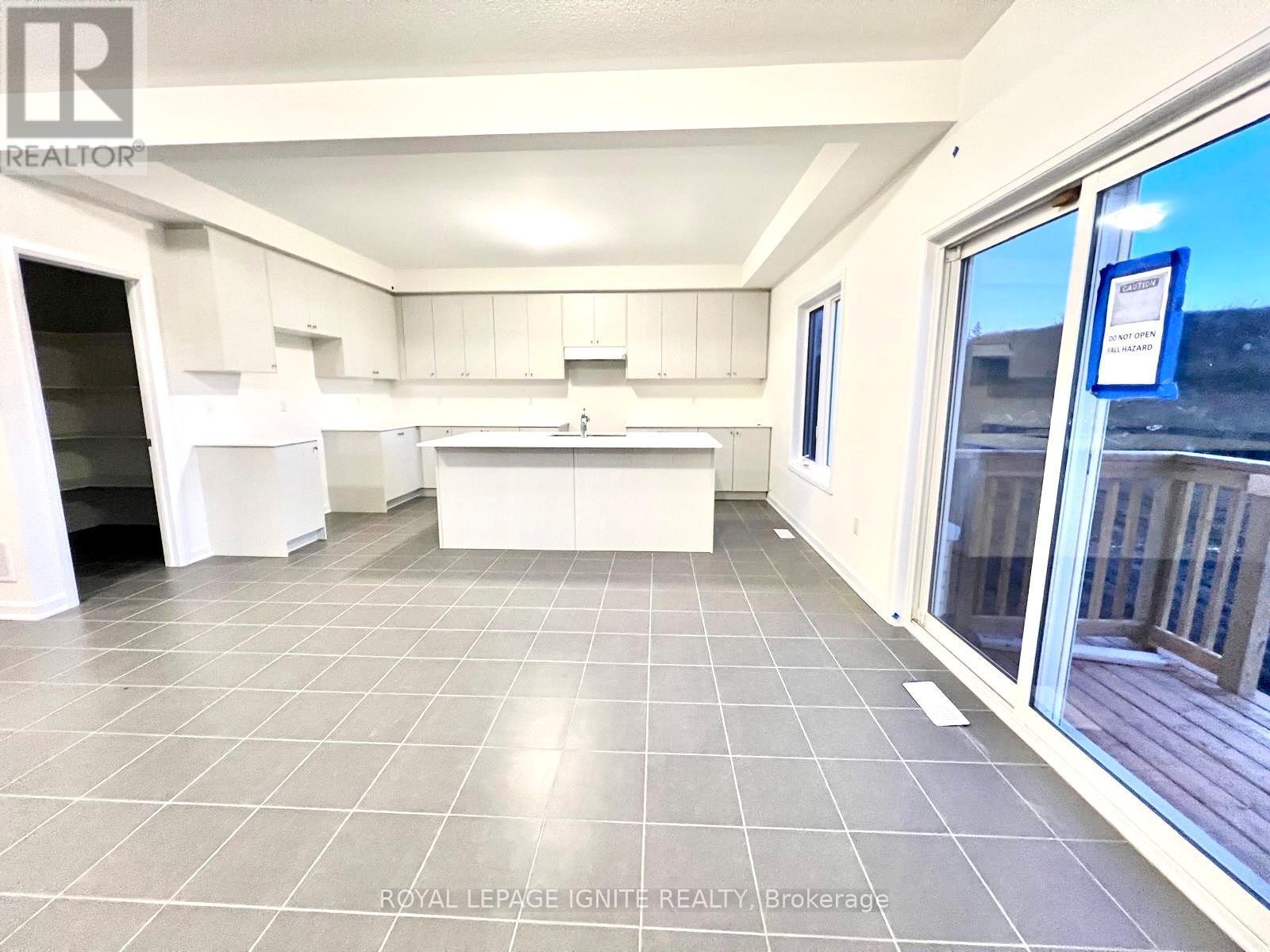 104 Windermere Boulevard, Loyalist, ON - Indoor Photo Showing Kitchen