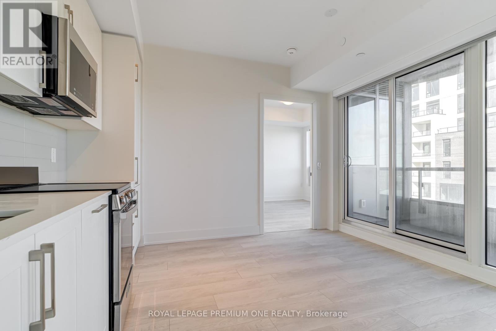 406 - 2450 Old Bronte Road, Oakville, ON - Indoor