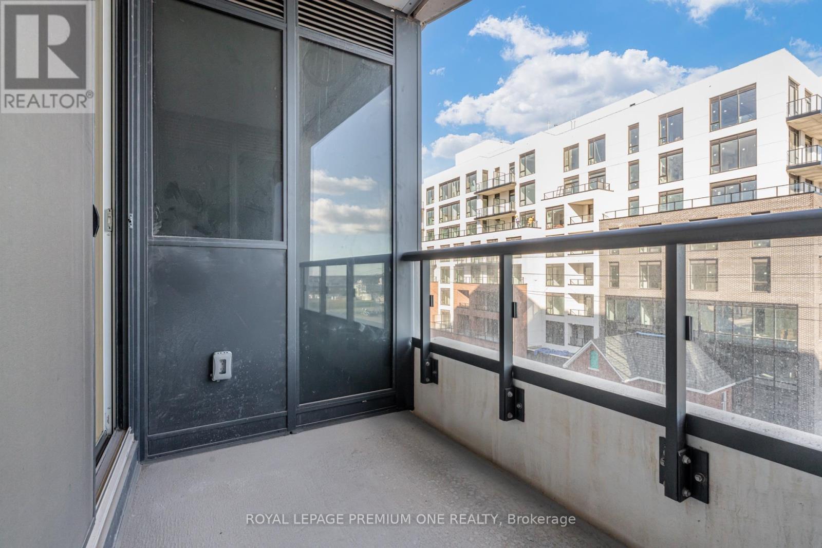 406 - 2450 Old Bronte Road, Oakville, ON - Outdoor With Exterior