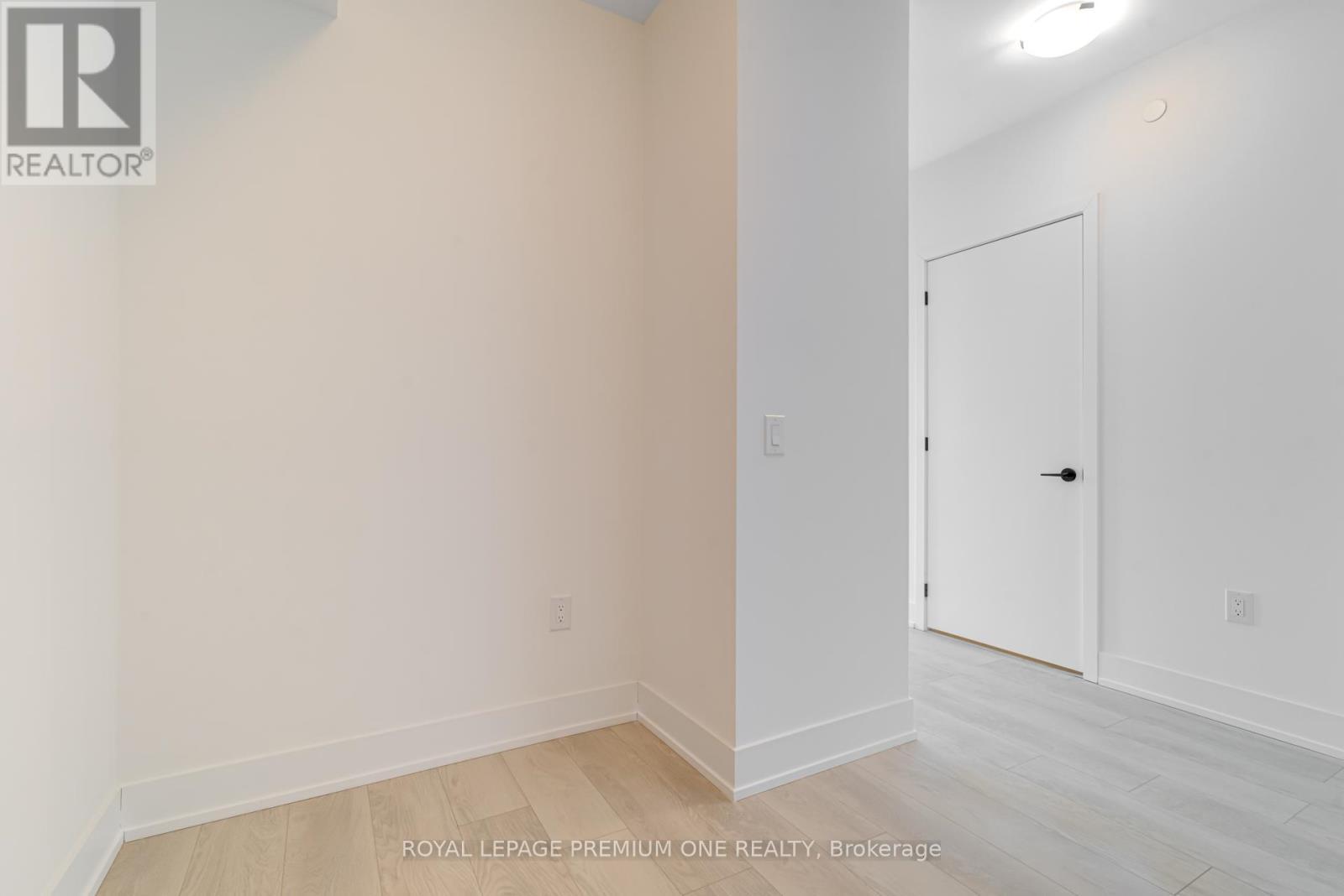 406 - 2450 Old Bronte Road, Oakville, ON - Indoor Photo Showing Other Room