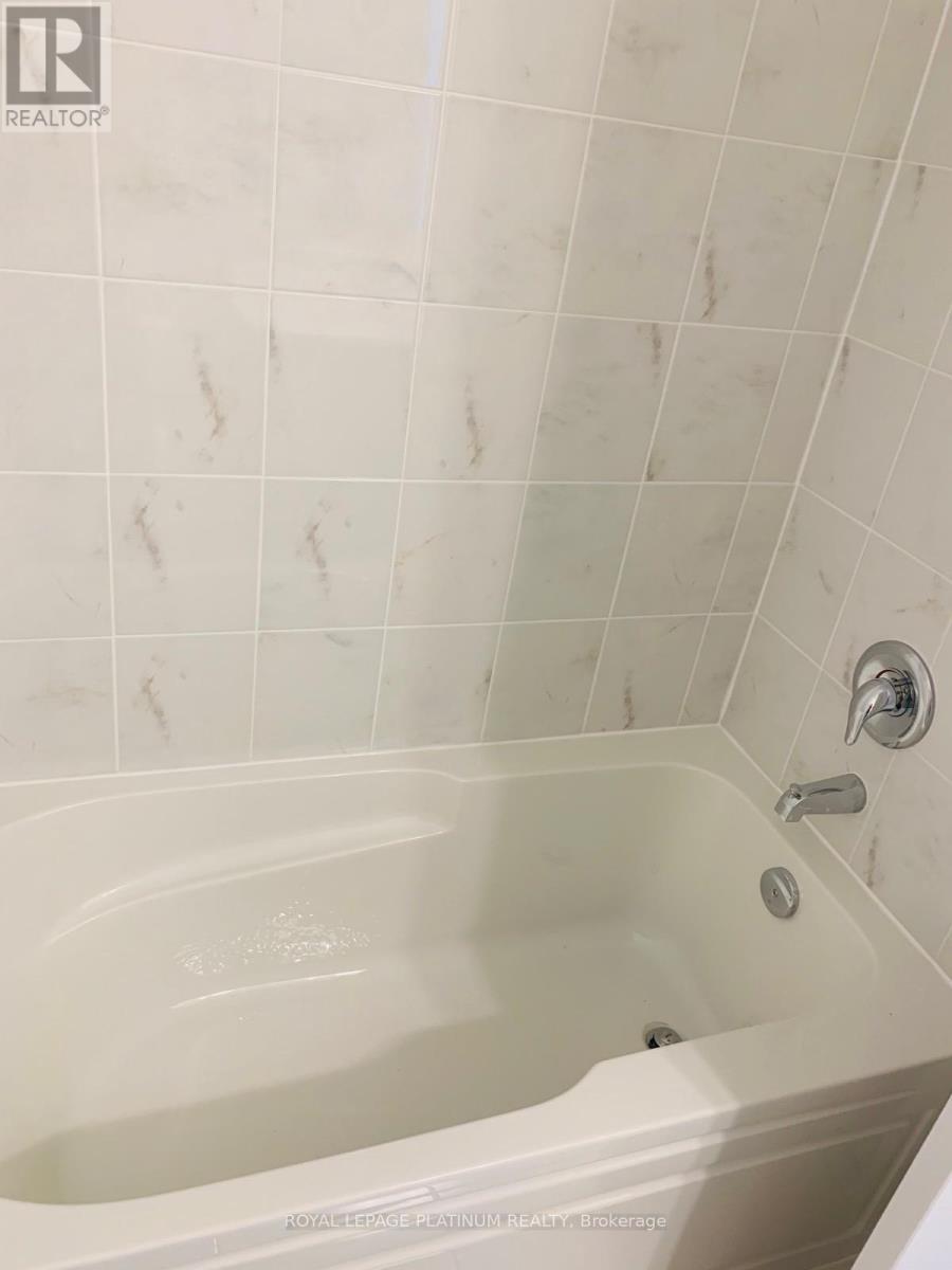 1366 Sycamore Garden, Milton, ON - Indoor Photo Showing Bathroom