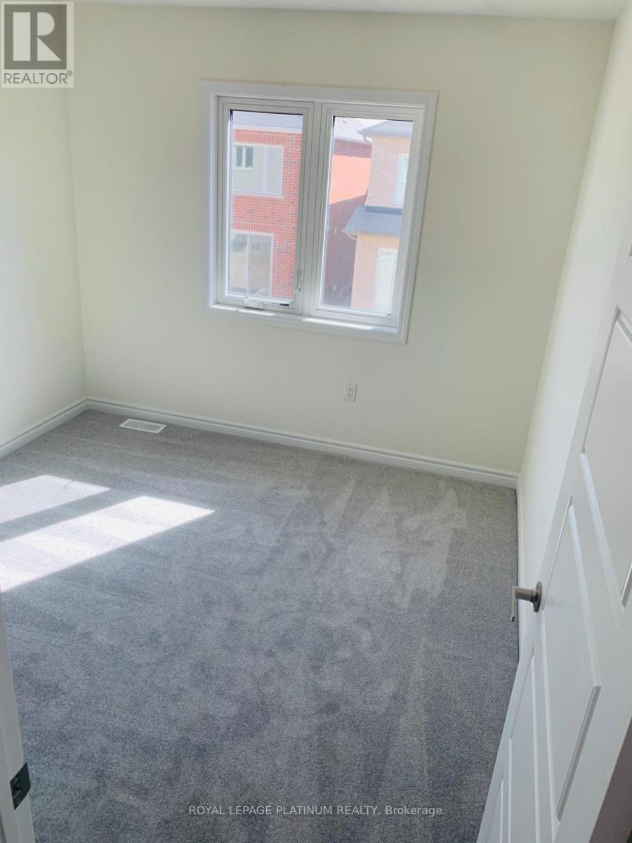 1366 Sycamore Garden, Milton, ON - Indoor Photo Showing Other Room