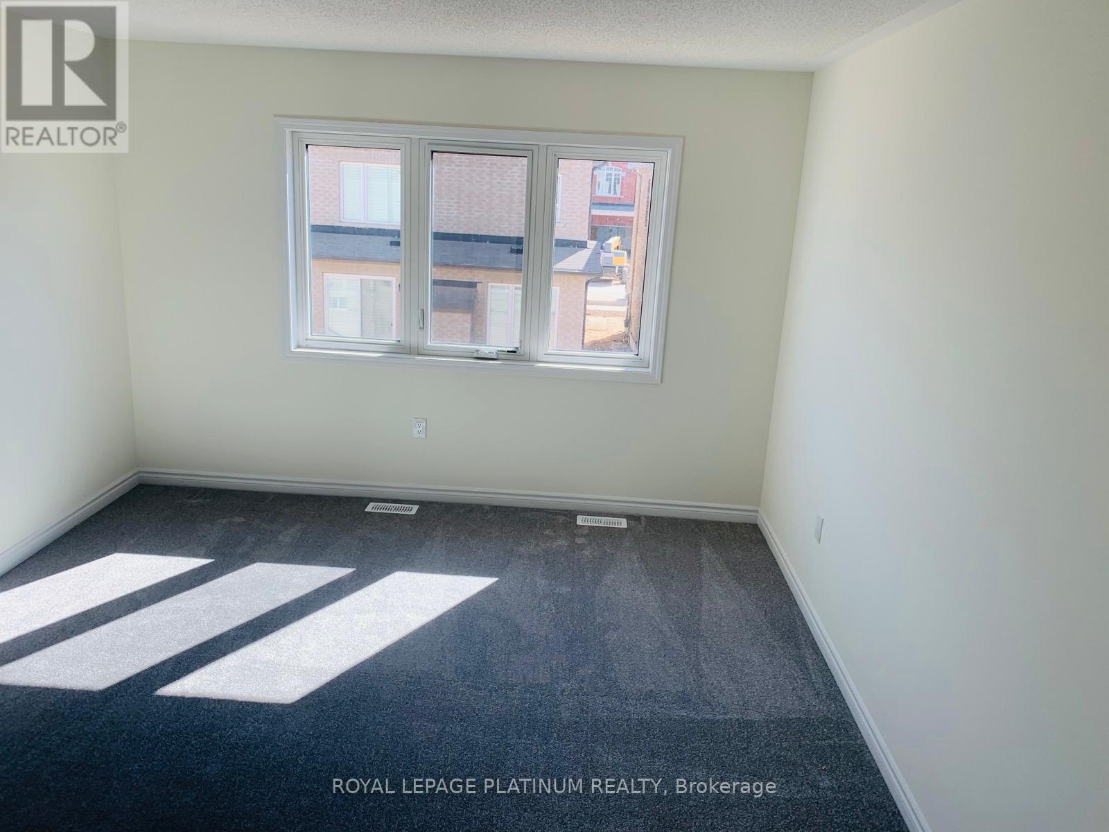 1366 Sycamore Garden, Milton, ON - Indoor Photo Showing Other Room