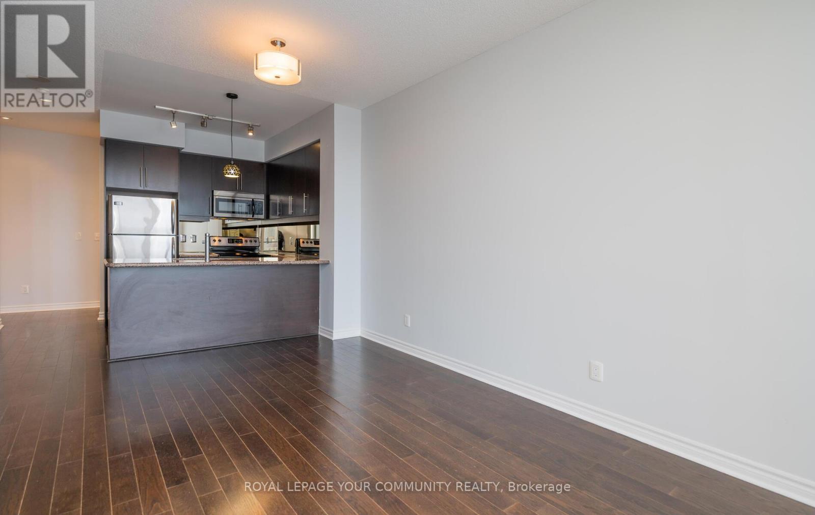 827 - 2885 Bayview Avenue, Toronto, ON - Indoor Photo Showing Kitchen