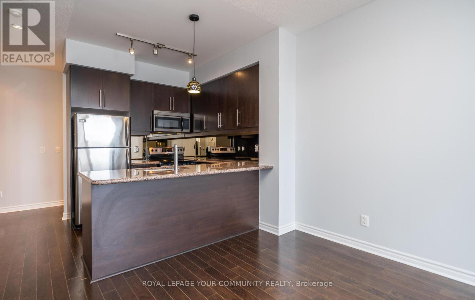 827 - 2885 Bayview Avenue, Toronto, ON - Indoor Photo Showing Kitchen