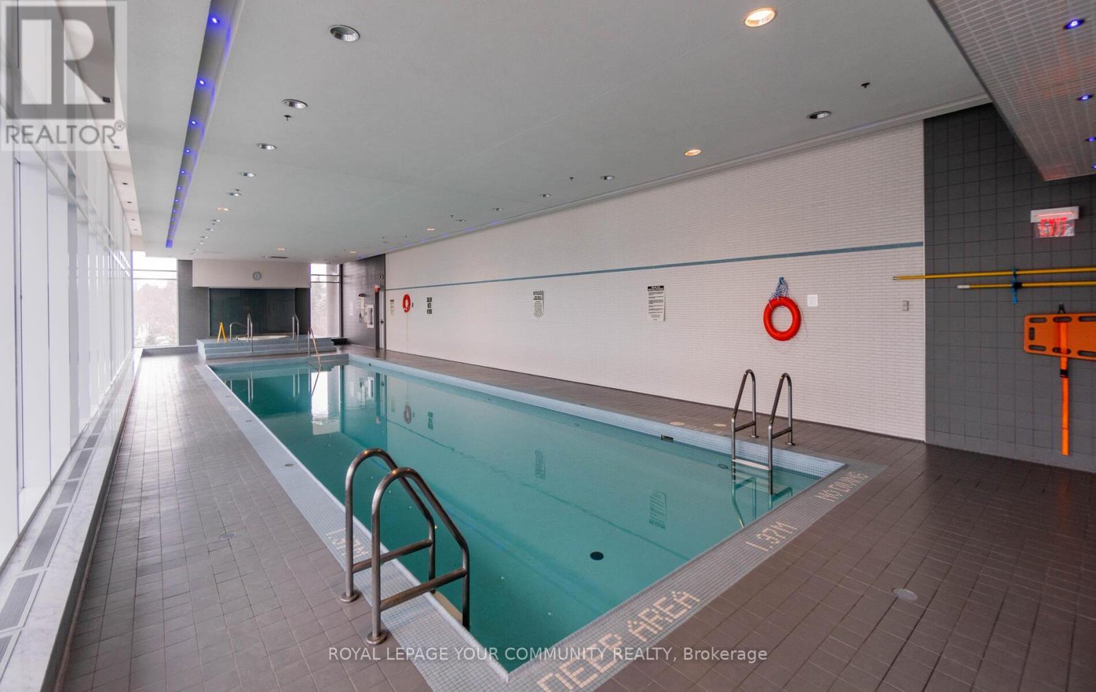 827 - 2885 Bayview Avenue, Toronto, ON - Indoor Photo Showing Other Room With In Ground Pool