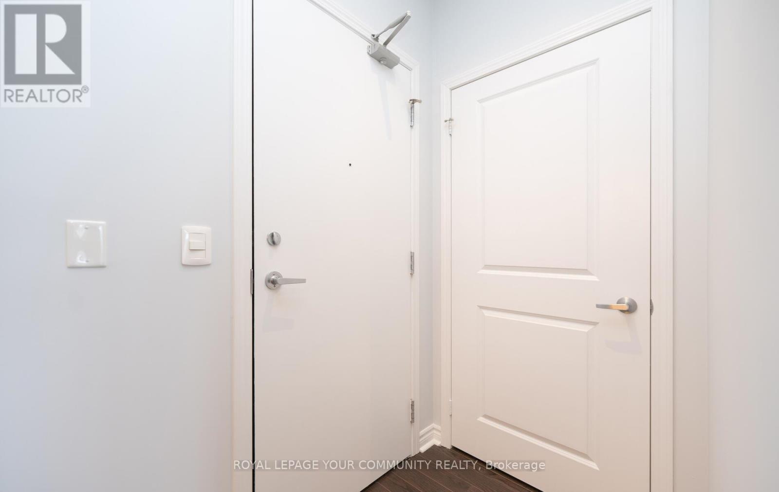 827 - 2885 Bayview Avenue, Toronto, ON - Indoor Photo Showing Other Room