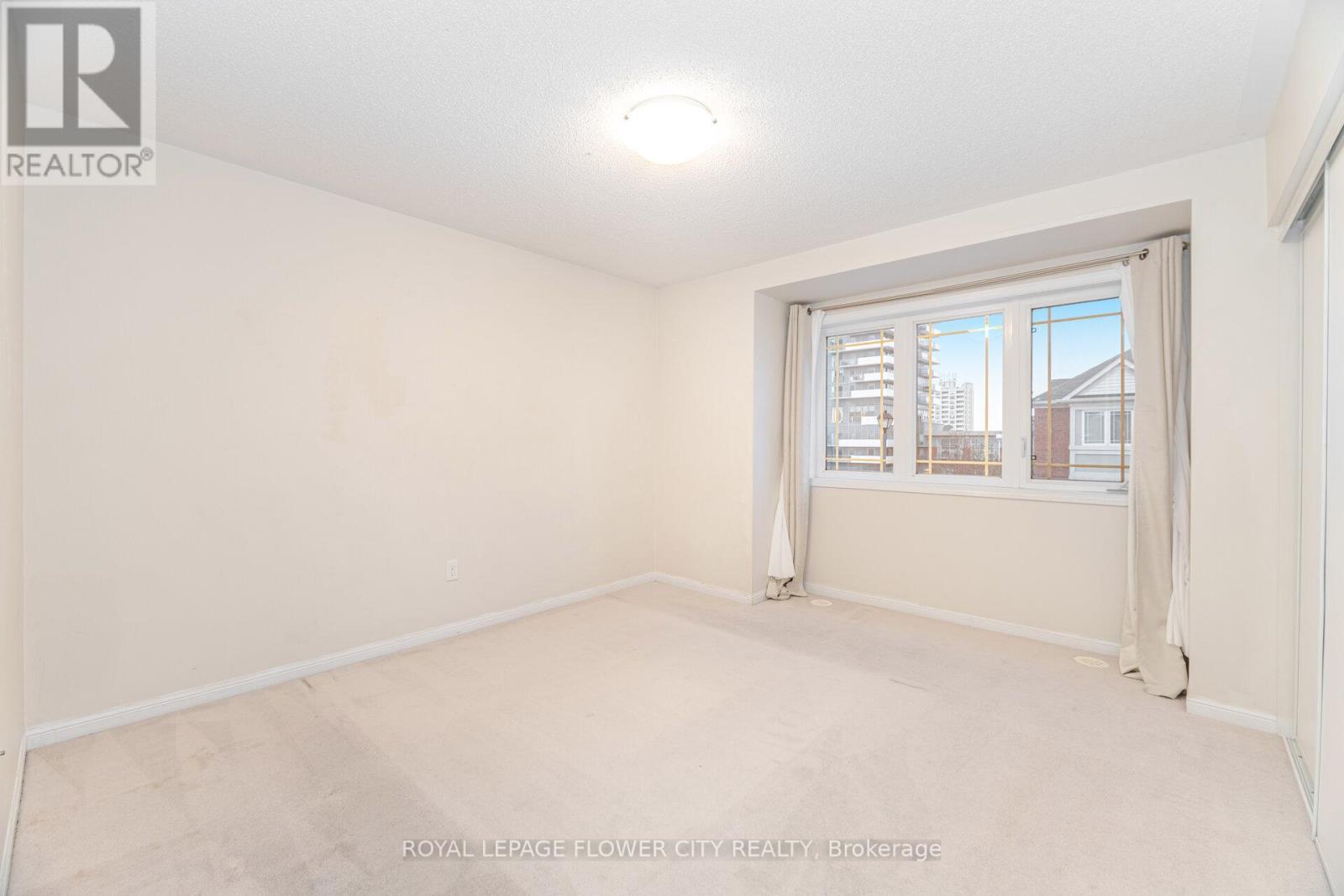 32 - 50 Hillcrest Avenue, Brampton, ON - Indoor Photo Showing Other Room