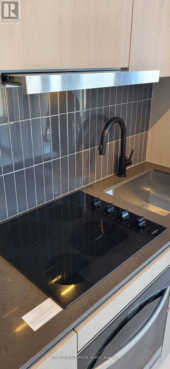 2108 - 1285 Dupont Street N, Toronto, ON - Indoor Photo Showing Kitchen