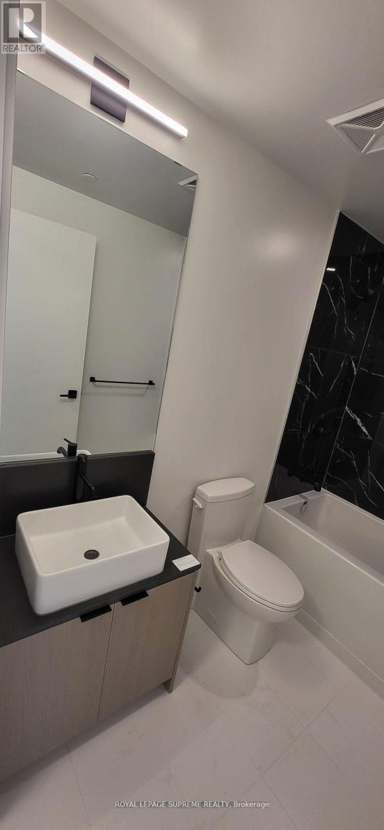 2108 - 1285 Dupont Street N, Toronto, ON - Indoor Photo Showing Bathroom