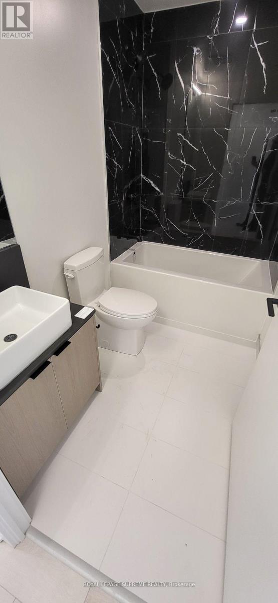 2108 - 1285 Dupont Street N, Toronto, ON - Indoor Photo Showing Bathroom