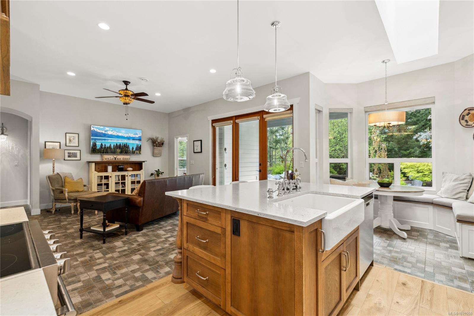 7190 Hase Pl, Lantzville, BC