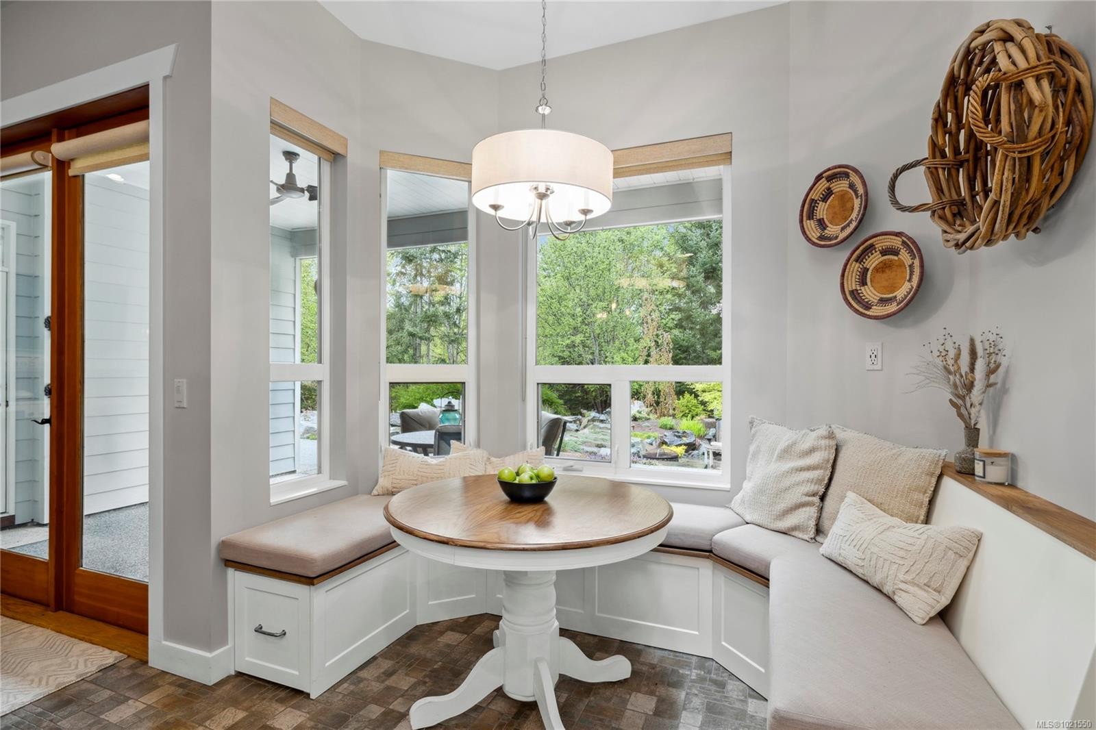 7190 Hase Pl, Lantzville, BC