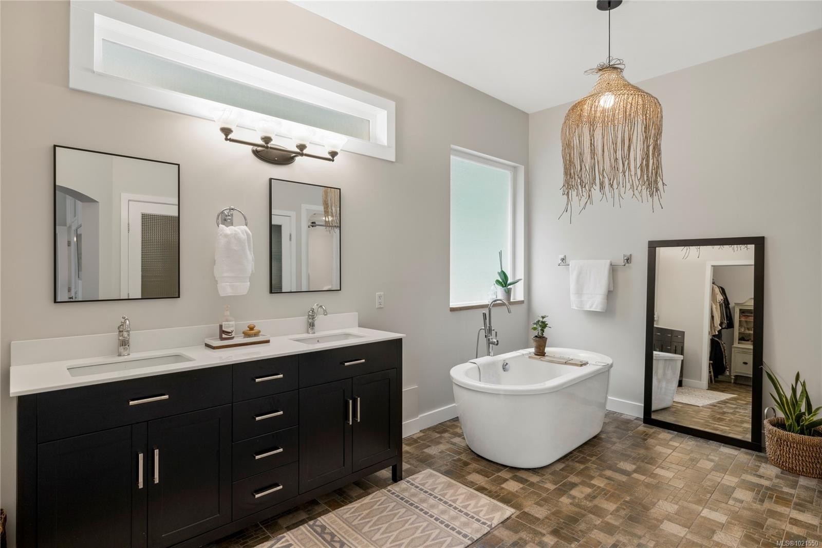 7190 Hase Pl, Lantzville, BC