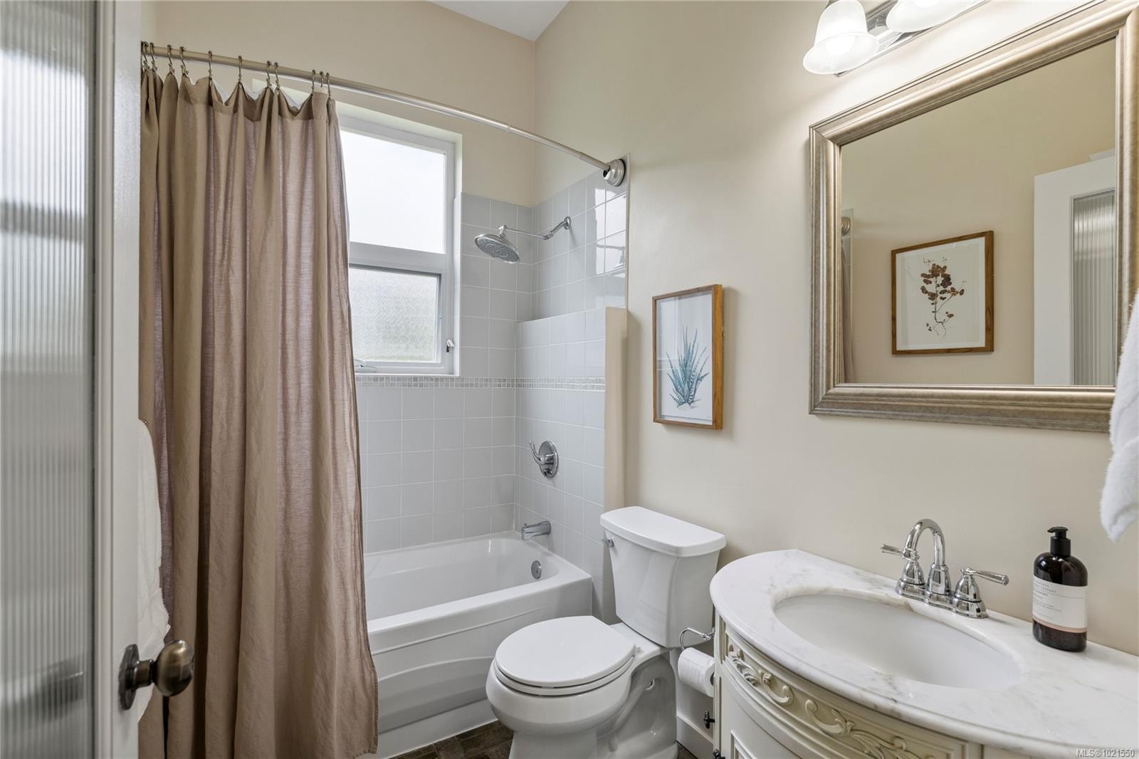 7190 Hase Pl, Lantzville, BC