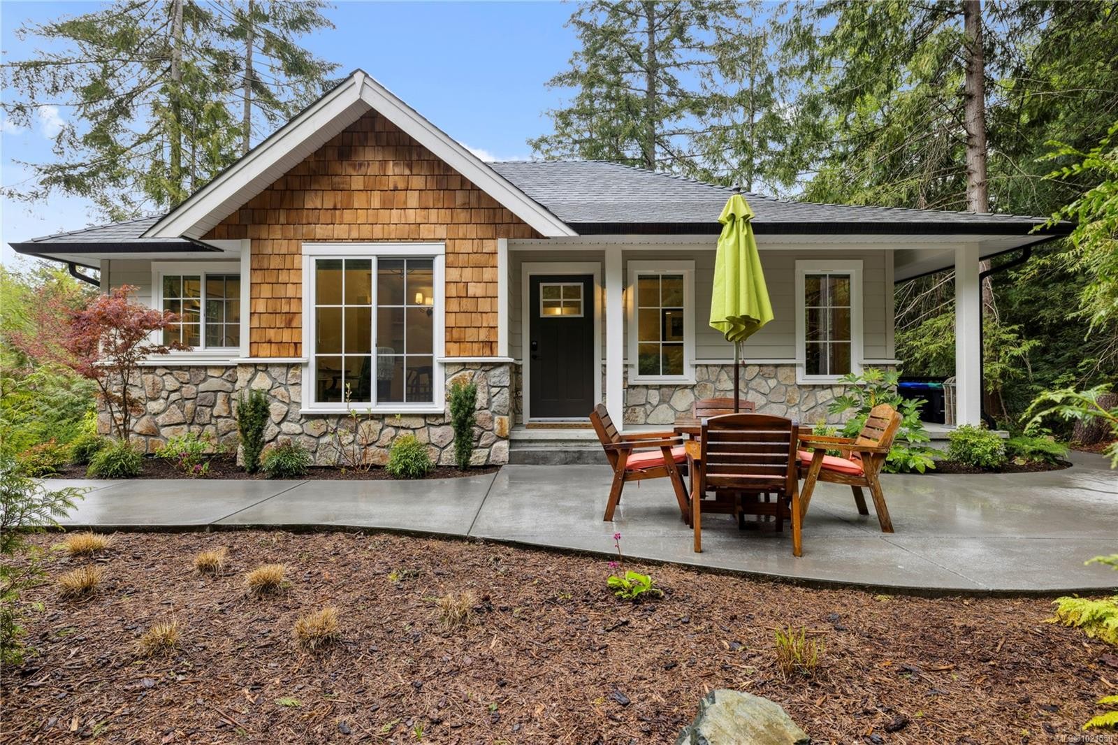 7190 Hase Pl, Lantzville, BC