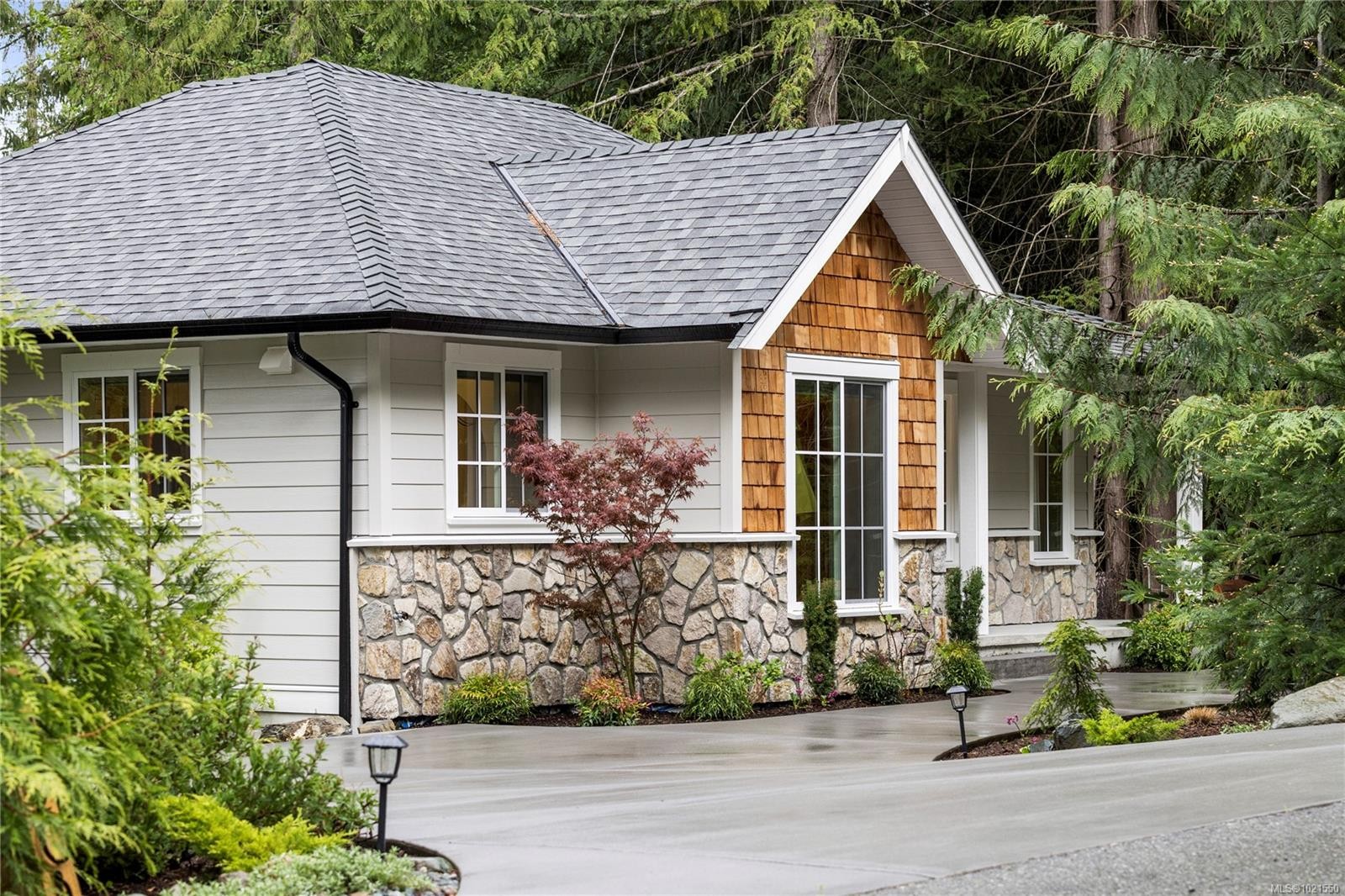 7190 Hase Pl, Lantzville, BC