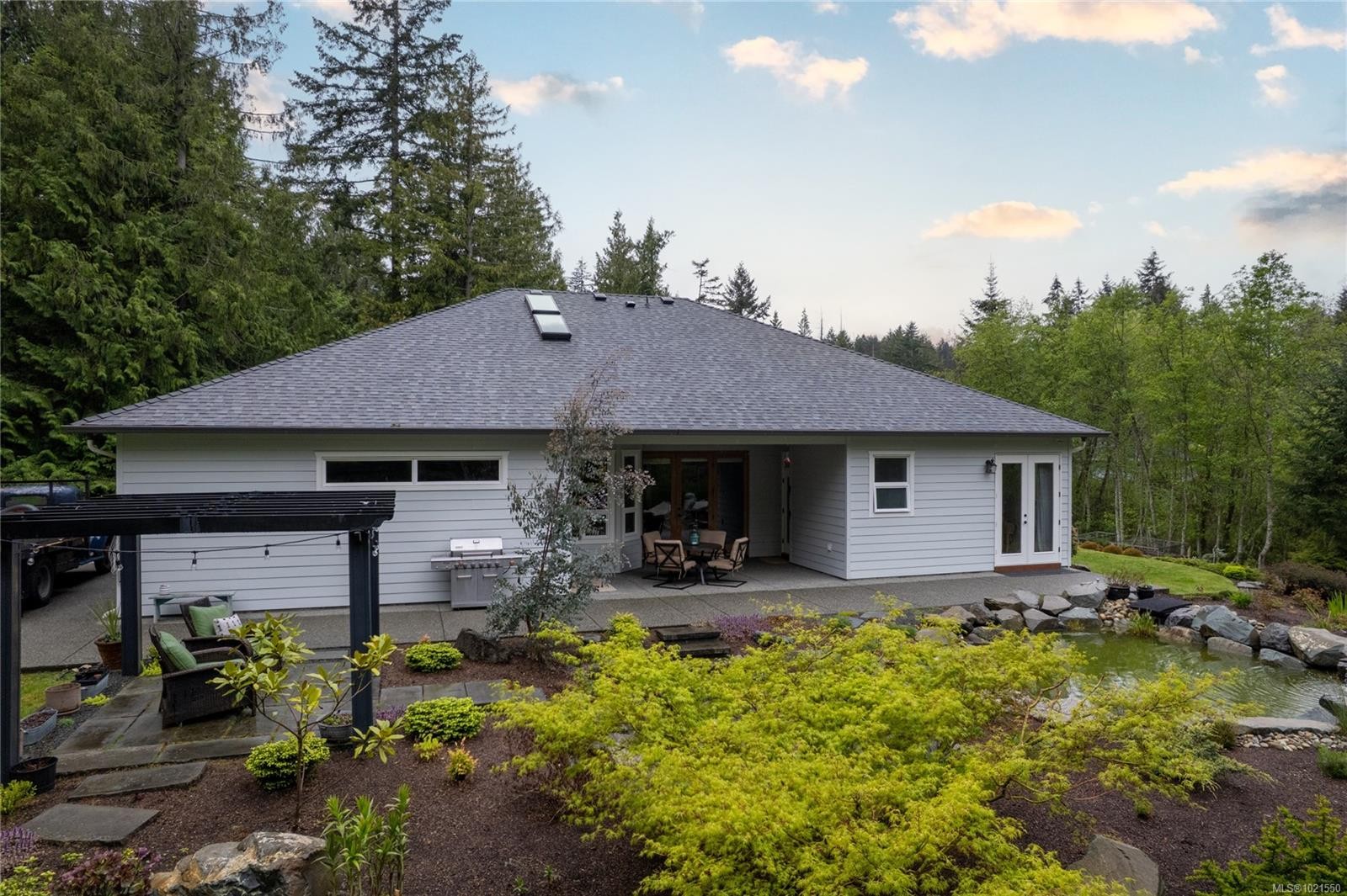 7190 Hase Pl, Lantzville, BC