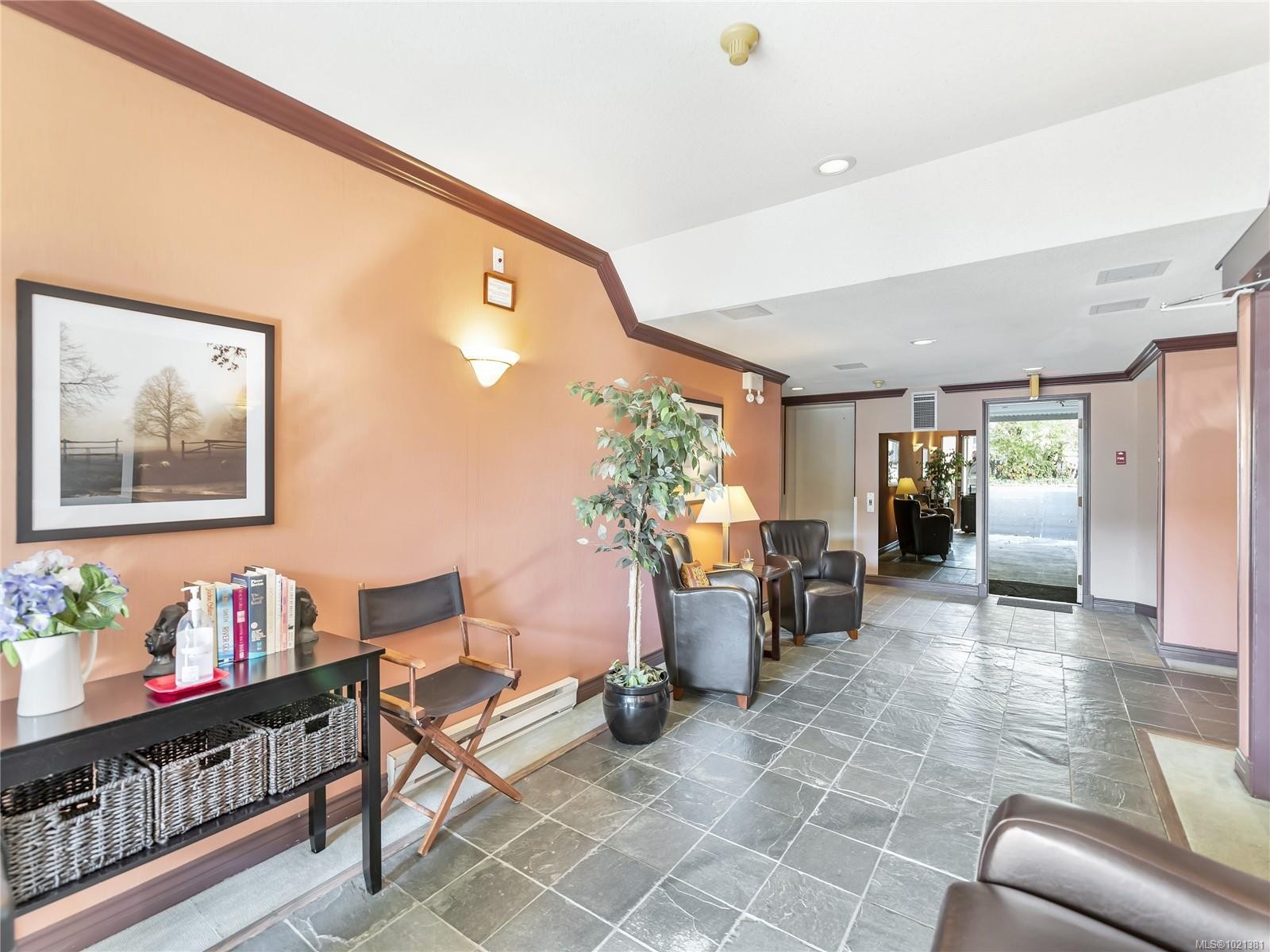 302-275 First St, Duncan, BC - Indoor