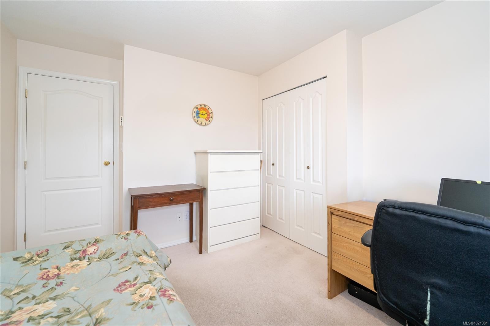 302-275 First St, Duncan, BC - Indoor Photo Showing Bedroom