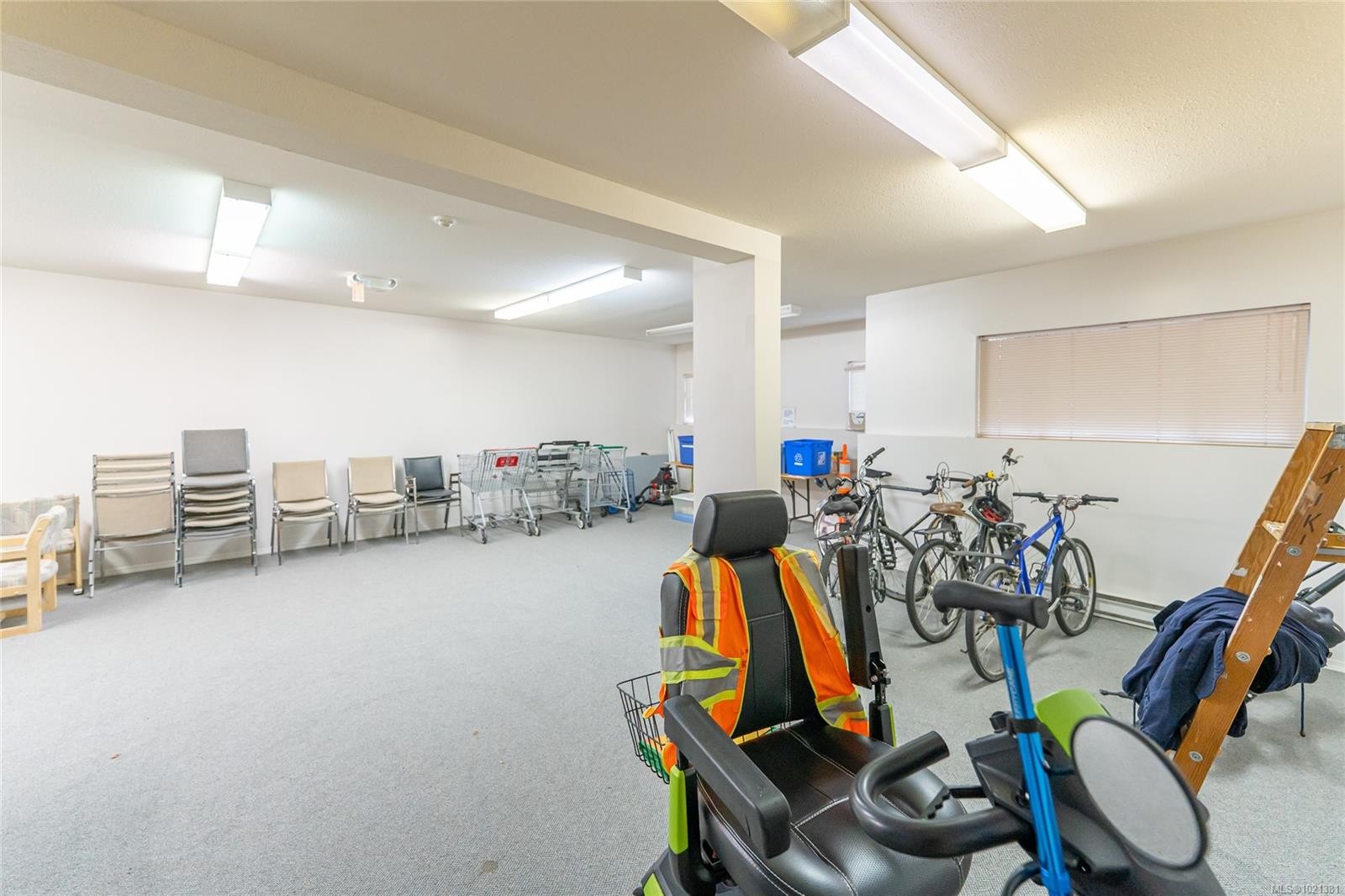 302-275 First St, Duncan, BC - Indoor Photo Showing Gym Room