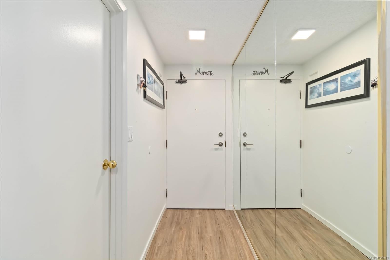 206-327 Maitland St, Victoria, BC - Indoor Photo Showing Other Room