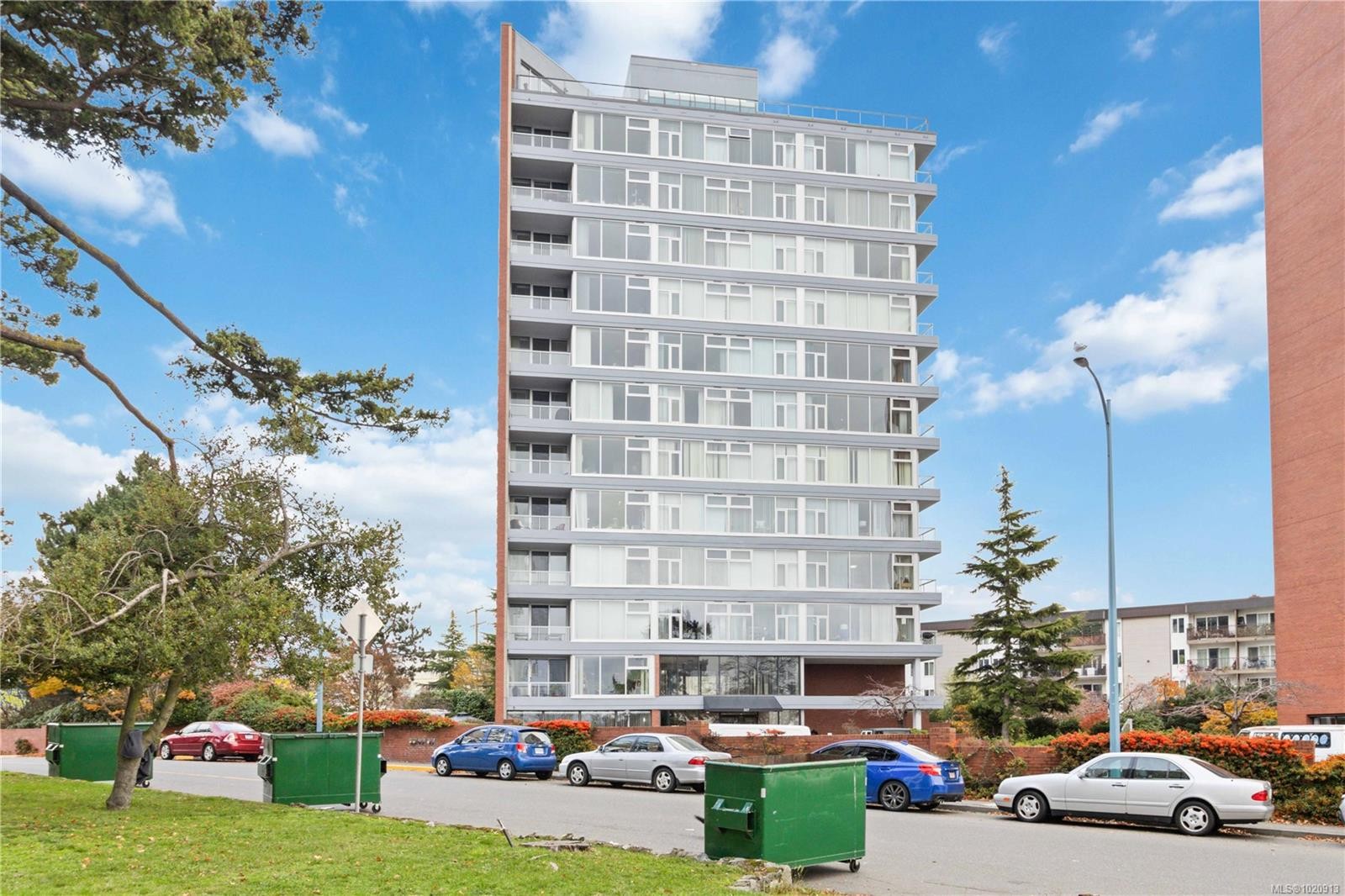 206-327 Maitland St, Victoria, BC - Outdoor With Balcony With Facade