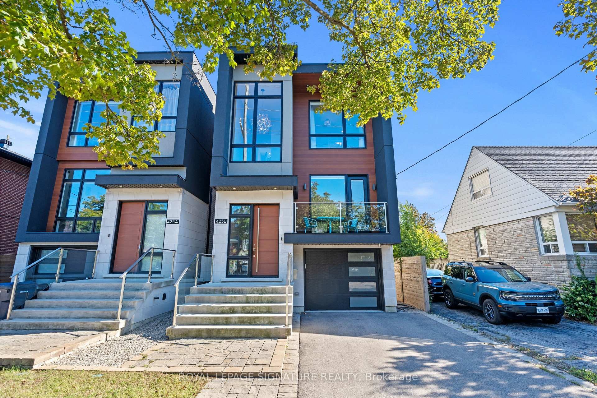 425B Valermo Drive, Toronto, ON - Outdoor With Balcony With Facade