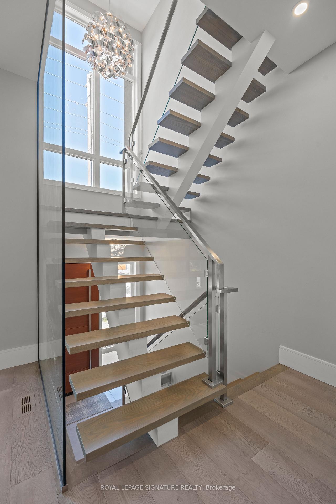 425B Valermo Drive, Toronto, ON - Indoor Photo Showing Other Room