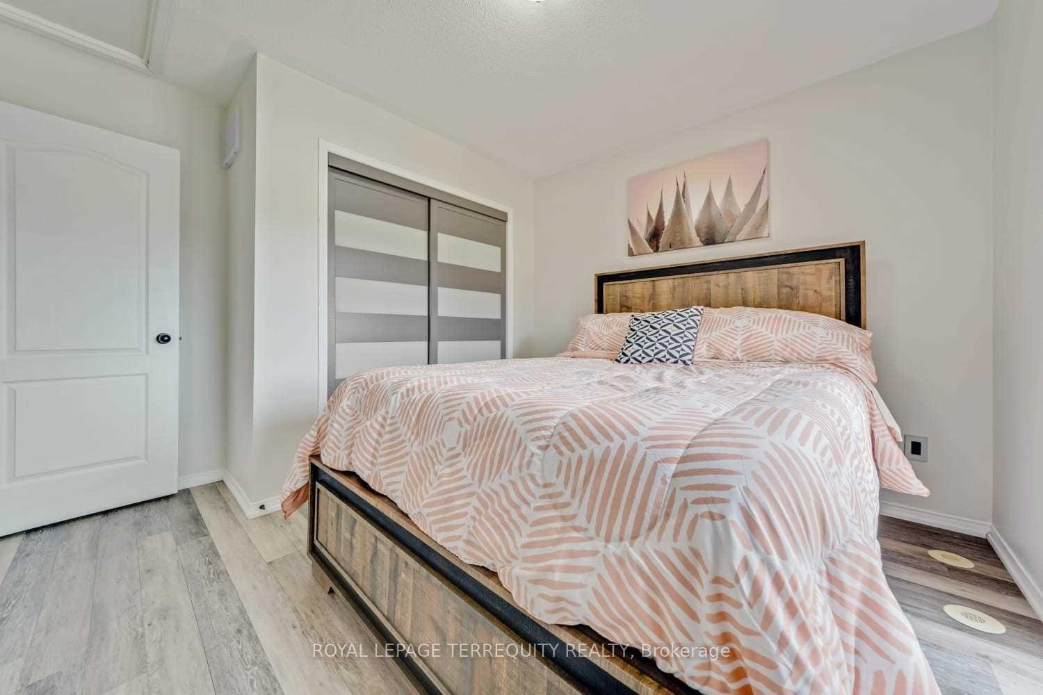 1-5035 Ninth Line N/A, Mississauga, ON - Indoor Photo Showing Bedroom