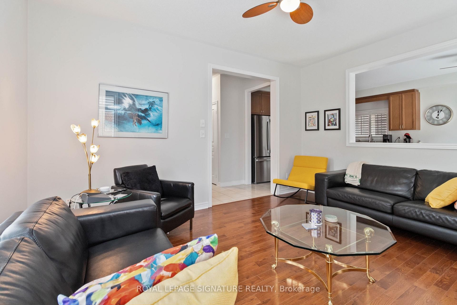 573 Gardenbrook Avenue, Oakville, ON - Indoor Photo Showing Living Room