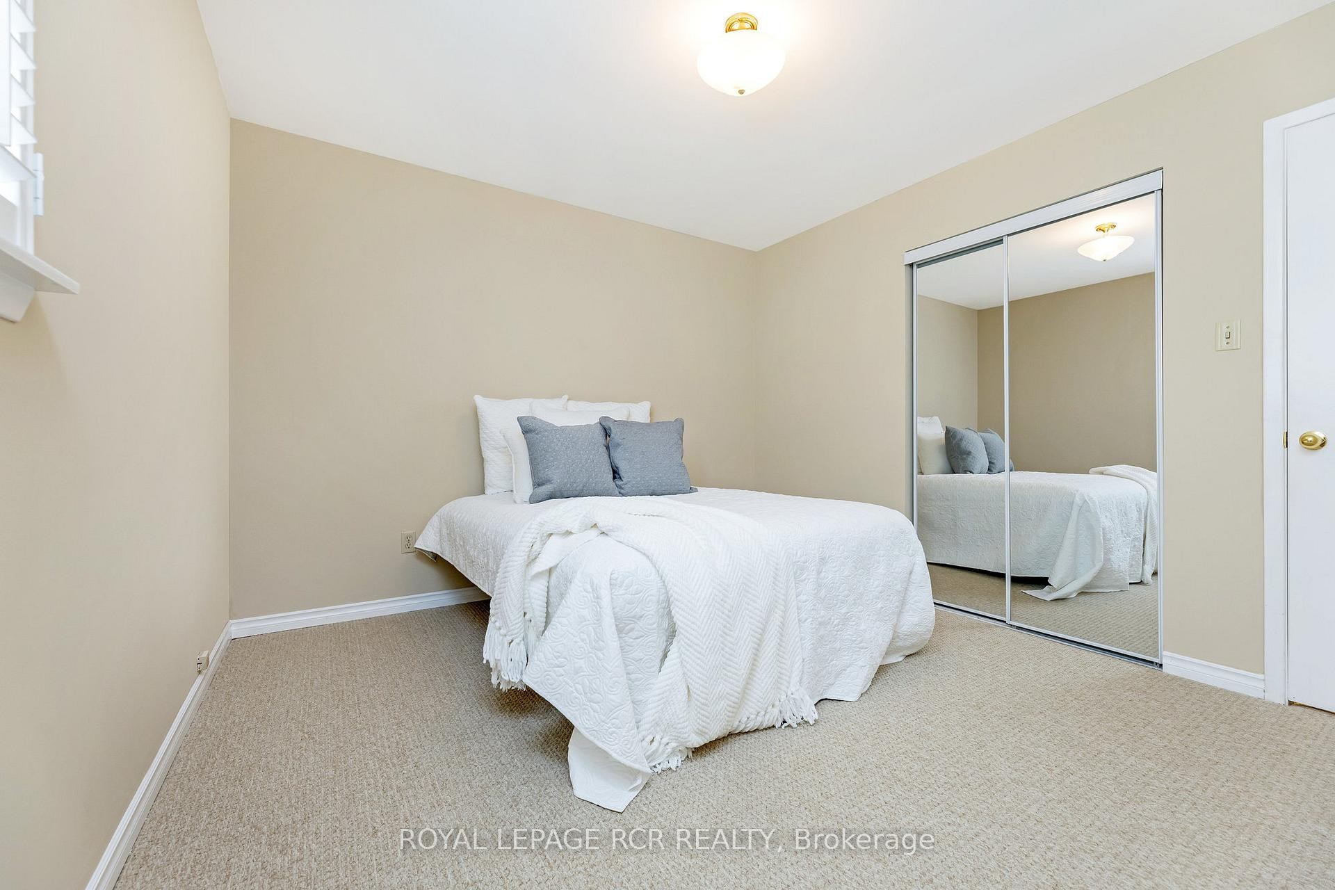 37 Grassmere Crescent, Brampton, ON - Indoor Photo Showing Bedroom