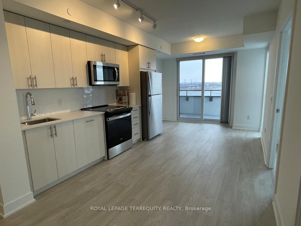 2545 Simcoe Street N, Oshawa, ON - Indoor Photo Showing Kitchen