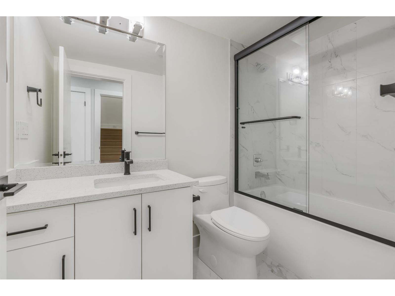 20062 27A Avenue, Langley, BC - Indoor Photo Showing Bathroom