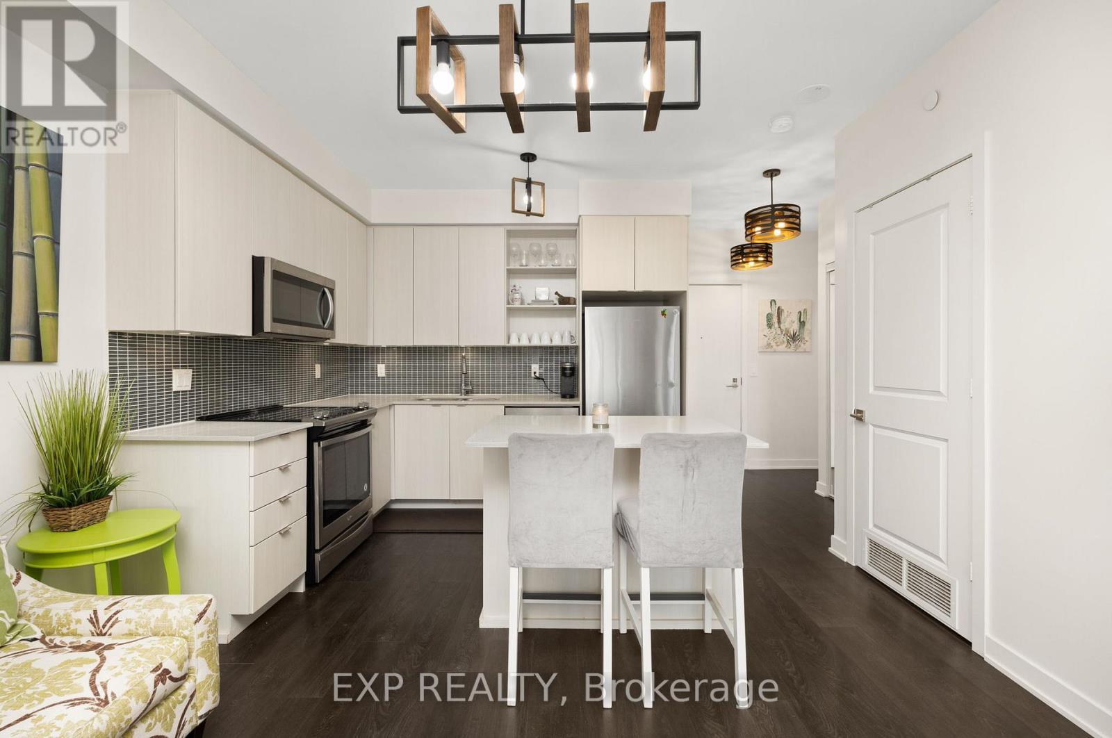 706 - 4655 Glen Erin Drive, Mississauga, ON - Indoor Photo Showing Kitchen