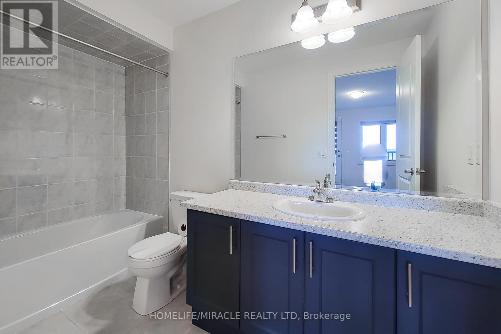 1101 Garner Road E, Hamilton, ON - Indoor Photo Showing Bathroom