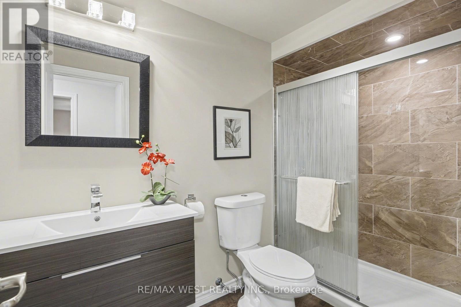 29 - 37 Brookside Terrace, West Lincoln, ON - Indoor Photo Showing Bathroom