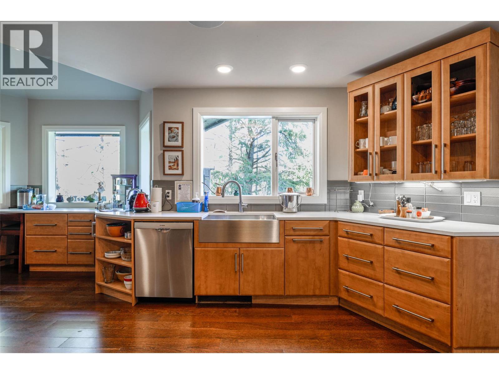 Bosch Dishwasher - 14038 Ponderosa Way, Coldstream, BC - Indoor Photo Showing Kitchen
