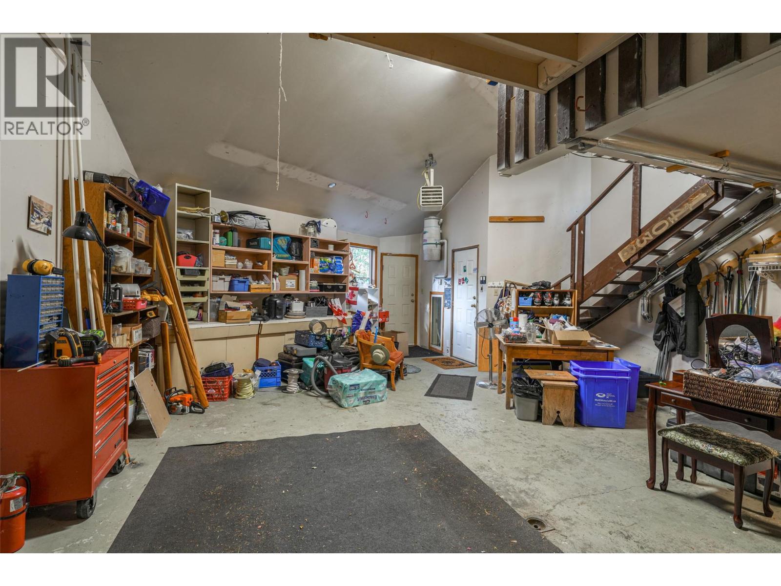 Oversized Double Garage with loft - 14038 Ponderosa Way, Coldstream, BC - Indoor
