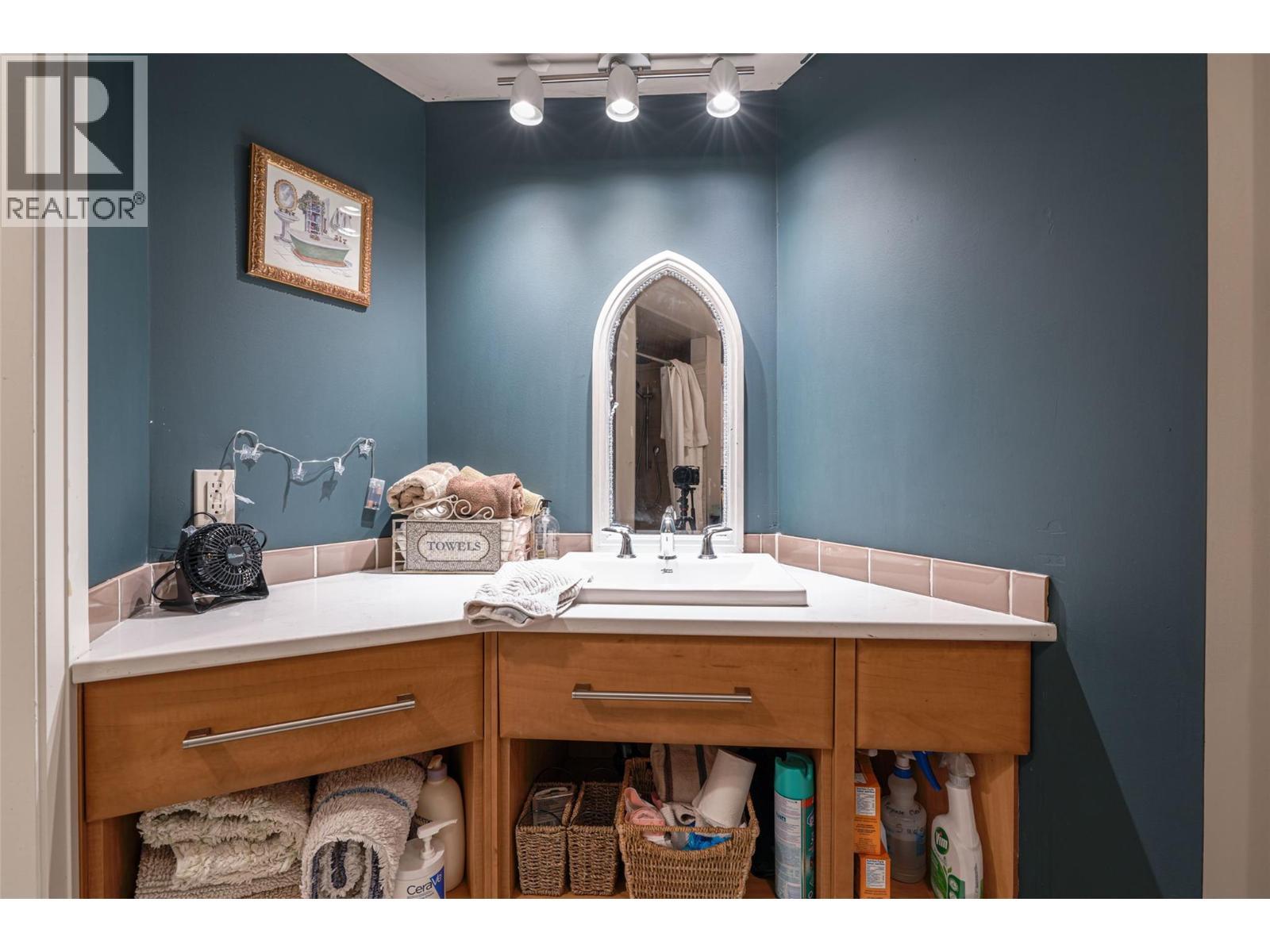 Basement Bedroom #3 - 14038 Ponderosa Way, Coldstream, BC - Indoor Photo Showing Bathroom